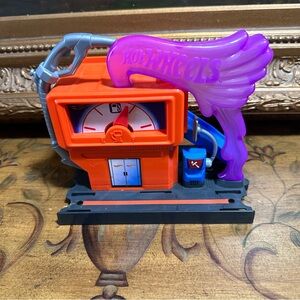 HOT WHEELS GAS STATION LAUNCH SMALL PLAYSET 2017 MATTEL